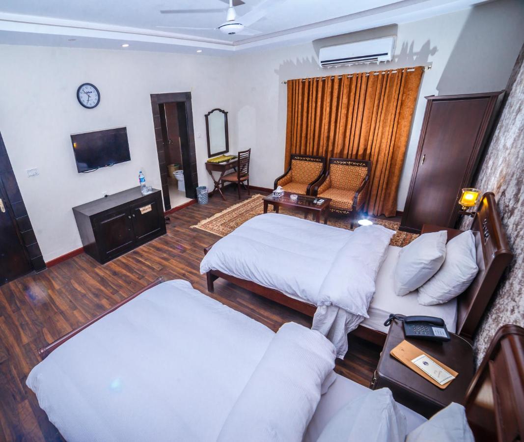 Vip House Hotel เปชาวาร์ ภายนอก รูปภาพ