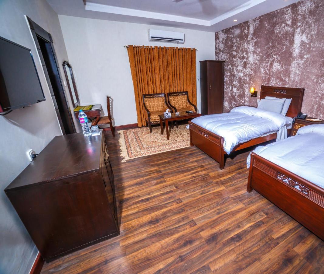 Vip House Hotel เปชาวาร์ ภายนอก รูปภาพ