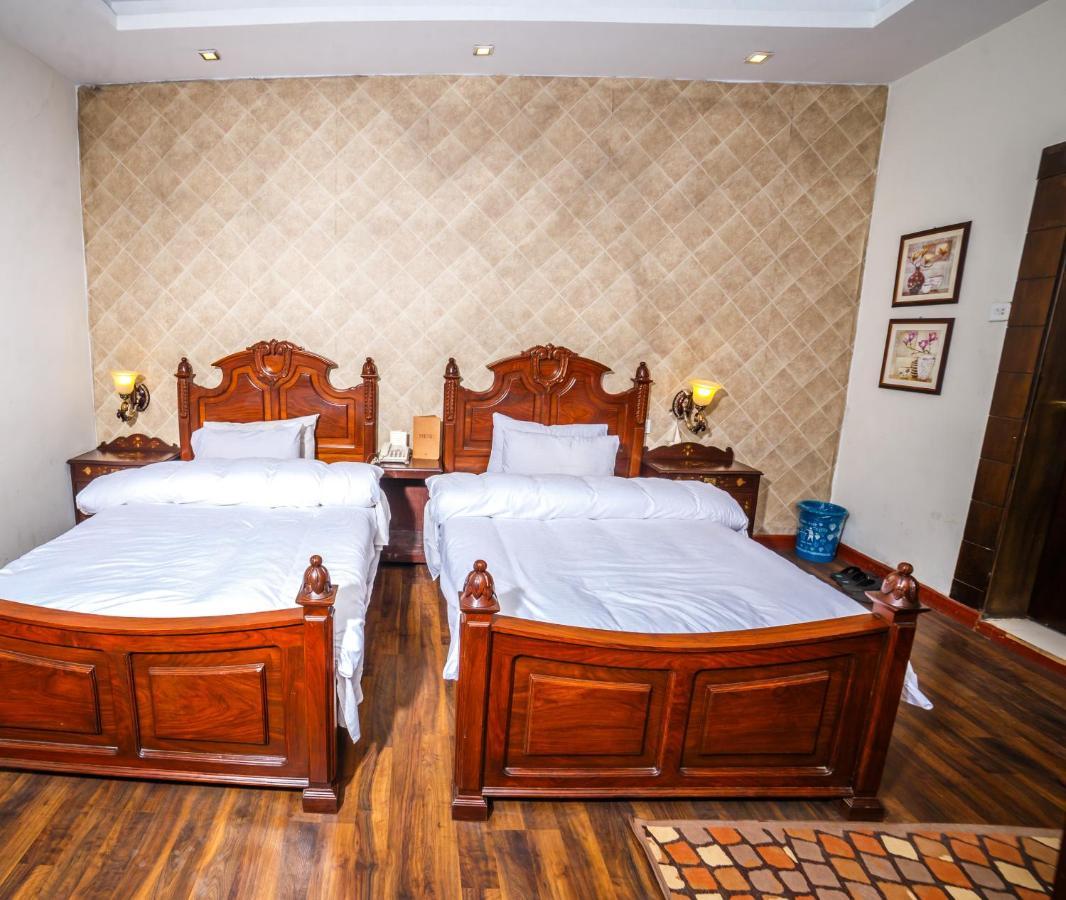 Vip House Hotel เปชาวาร์ ภายนอก รูปภาพ