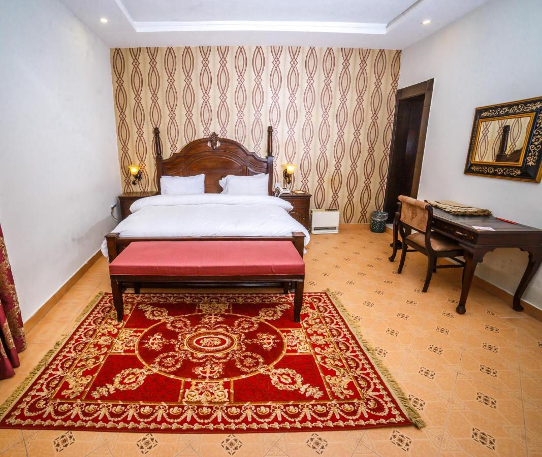 Vip House Hotel เปชาวาร์ ภายนอก รูปภาพ