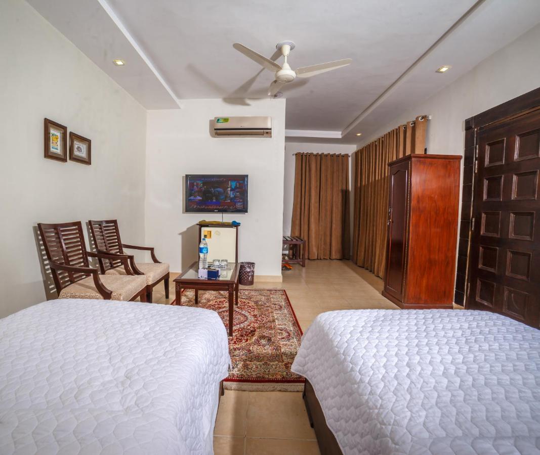 Vip House Hotel เปชาวาร์ ภายนอก รูปภาพ