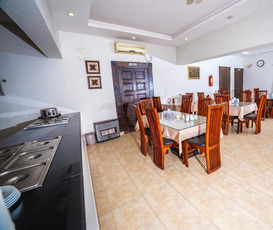 Vip House Hotel เปชาวาร์ ภายนอก รูปภาพ