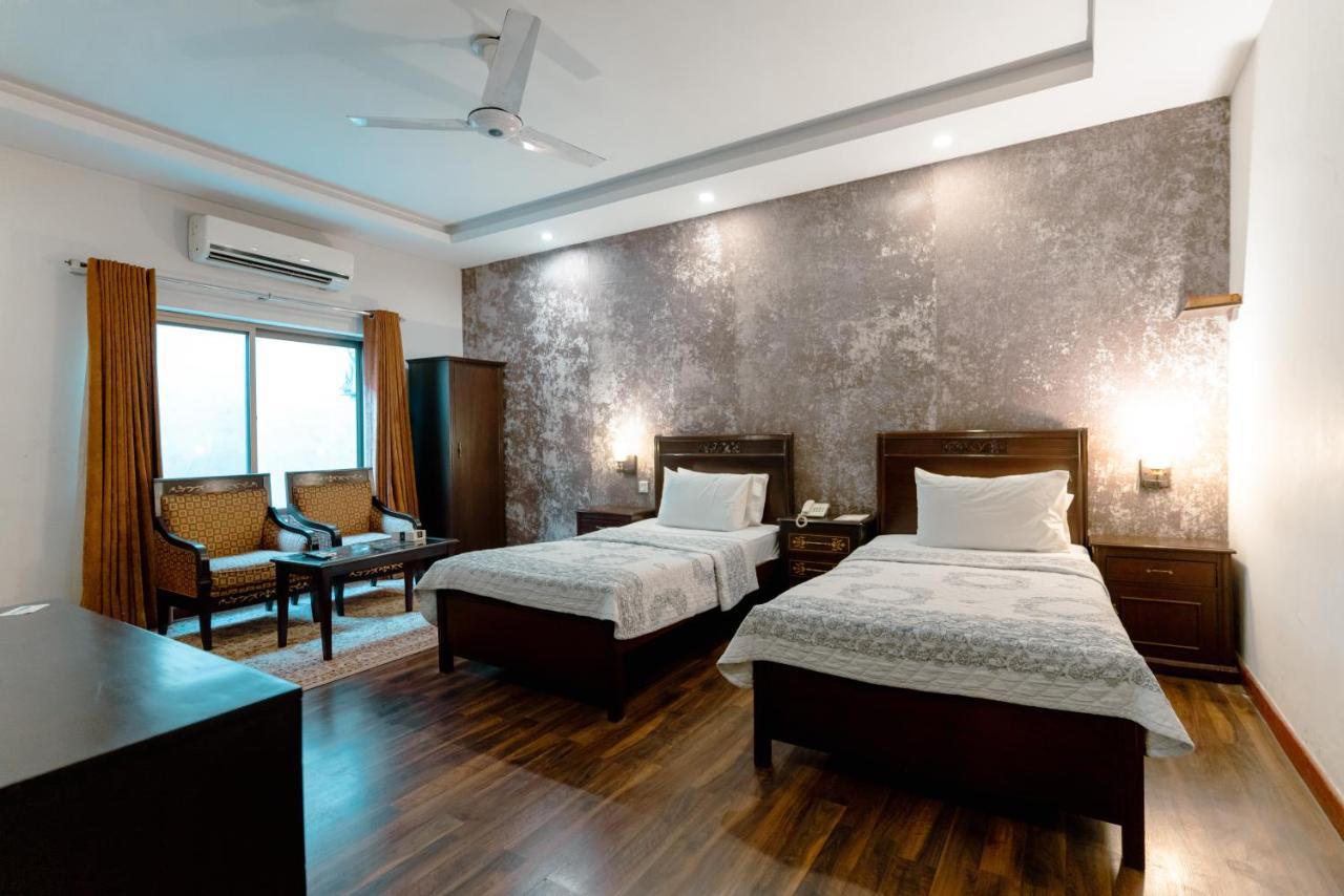 Vip House Hotel เปชาวาร์ ภายนอก รูปภาพ